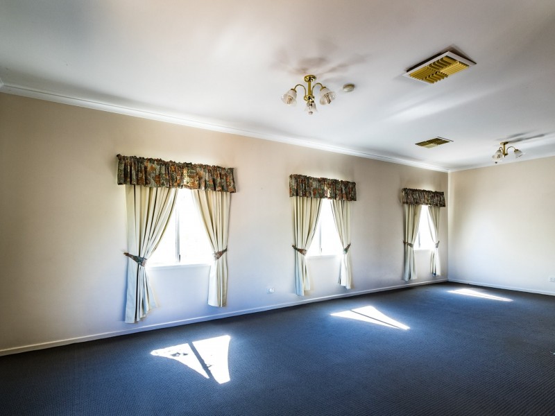 11 Charles Street, Mount Isa QLD 4825