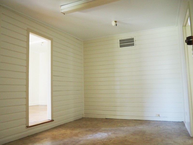 16 Twenty Third Avenue, Mount Isa QLD 4825