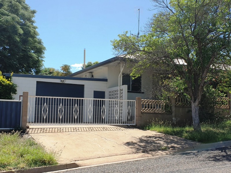 15 Swan Street, Mount Isa QLD 4825