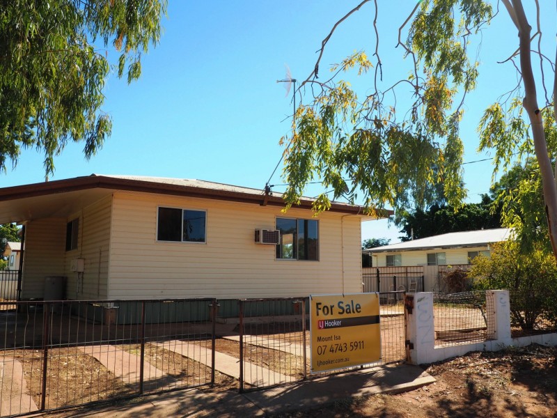 120 Abel Smith Parade, Mount Isa QLD 4825