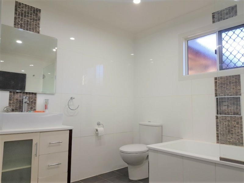 17 Moore Crescent, Mount Isa QLD 4825