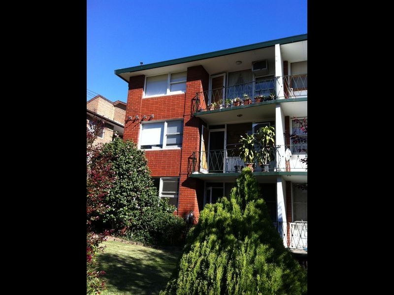 2/588 Blaxland Road, Eastwood NSW 2122