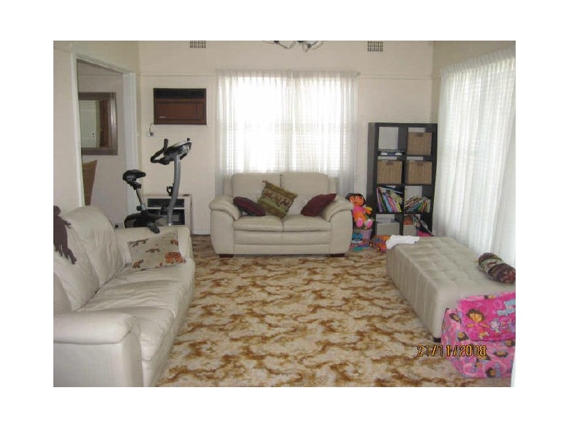 32 Beattie Avenue, Denistone East NSW 2112