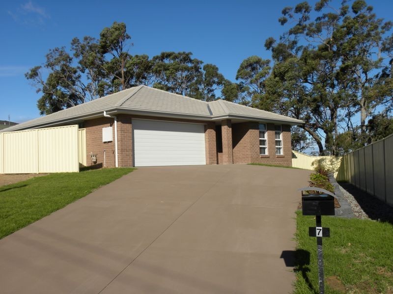 2/7 Morcombe Street, Gorokan NSW 2263