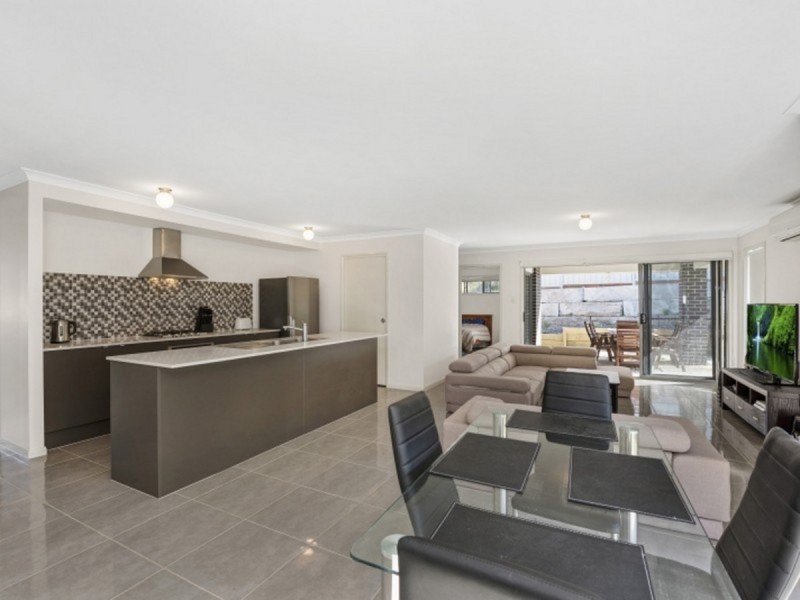 171 Johns Road, Wadalba NSW 2259