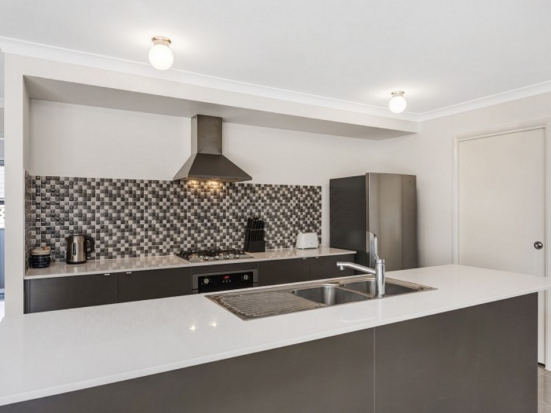 171 Johns Road, Wadalba NSW 2259