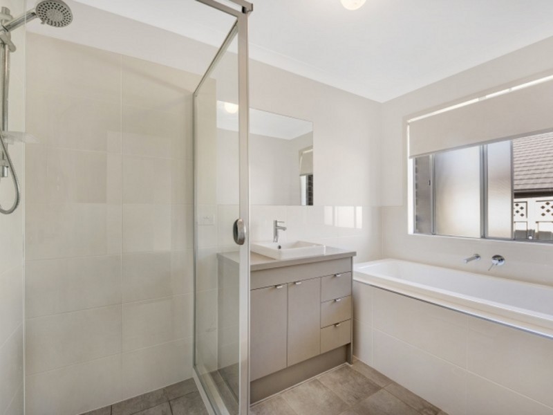 171 Johns Road, Wadalba NSW 2259