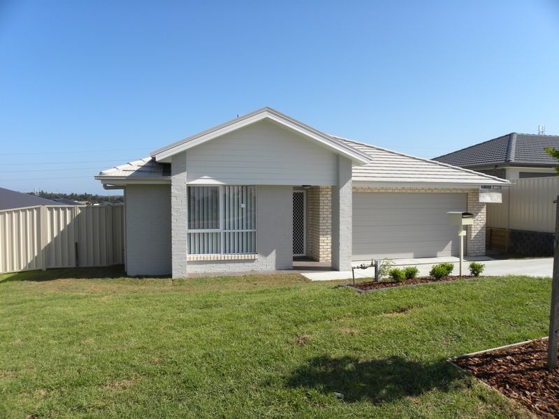 12 Chestnut Grove, Woongarrah NSW 2259