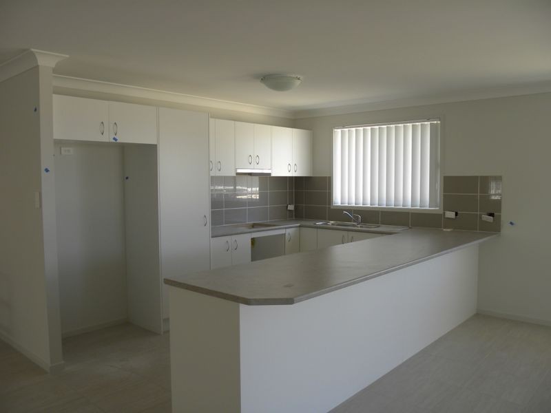 12 Chestnut Grove, Woongarrah NSW 2259