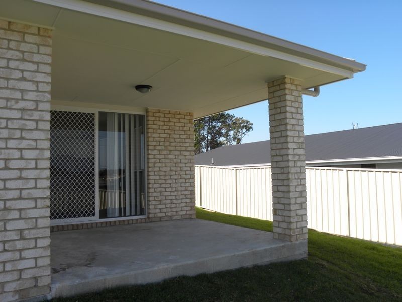 12 Chestnut Grove, Woongarrah NSW 2259