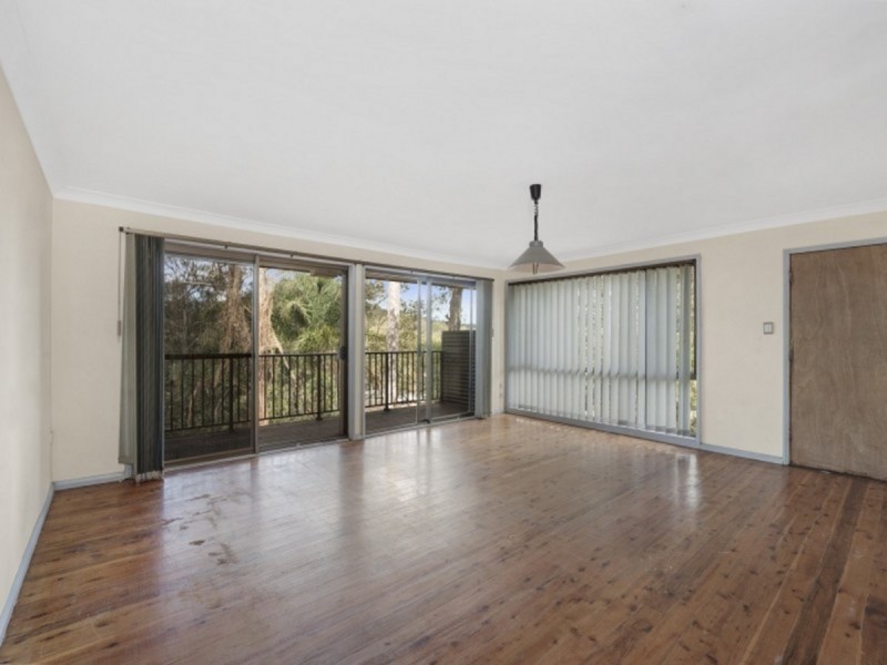 8 Hasluck Drive, Watanobbi NSW 2259