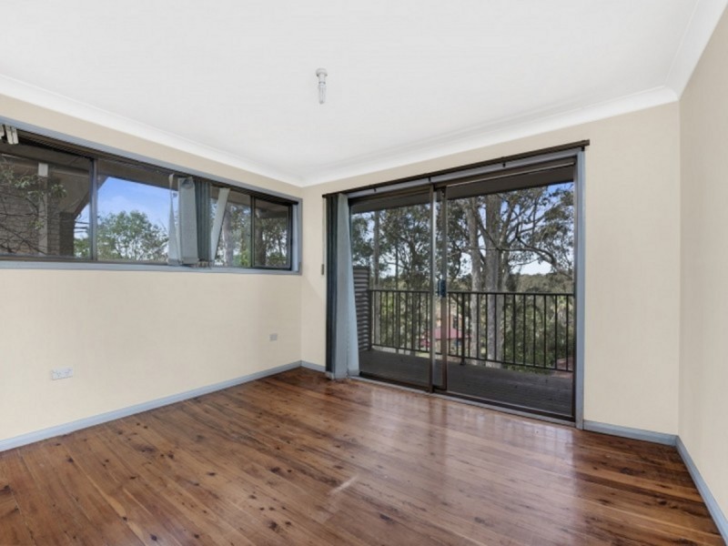 8 Hasluck Drive, Watanobbi NSW 2259