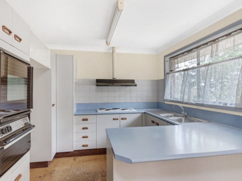 8 Hasluck Drive, Watanobbi NSW 2259