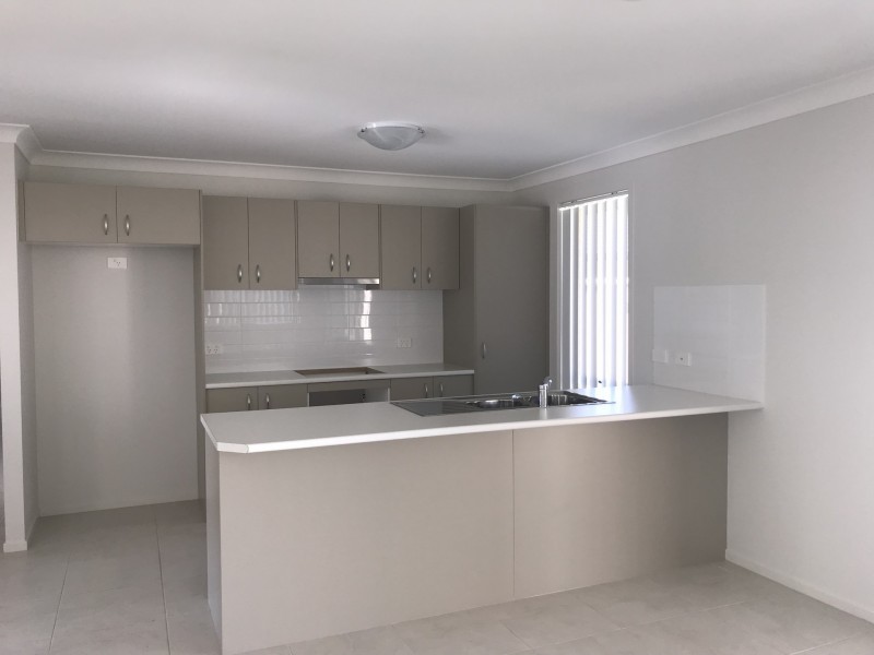 2 Cams Boulevard, Summerland Point NSW 2259