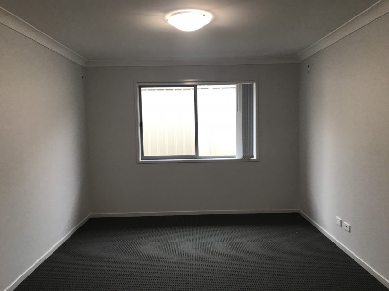 8 Cams Boulevard, Summerland Point NSW 2259