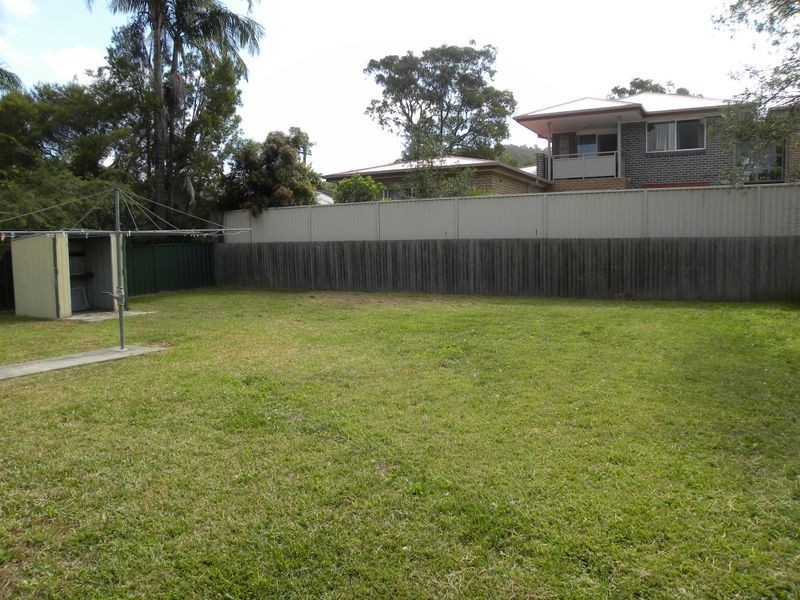 4 Watanobbi Rd, Wyong NSW 2259