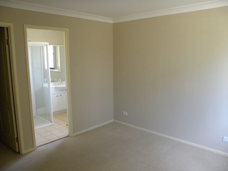 4 Pinehurst Way, Blue Haven NSW 2262