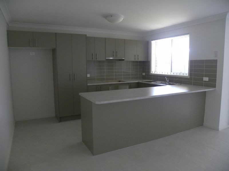 10 Frank Street, Wadalba NSW 2259