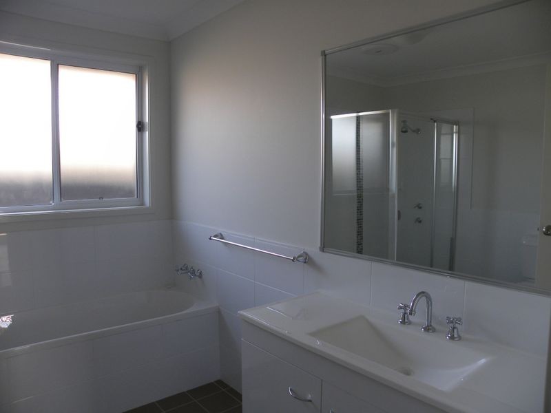 10 Frank Street, Wadalba NSW 2259