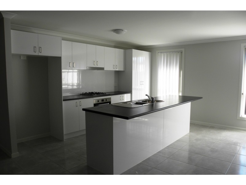 31 Voyager Street, Wadalba NSW 2259