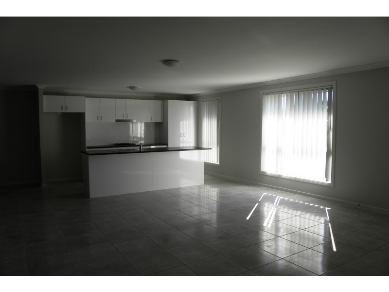 31 Voyager Street, Wadalba NSW 2259