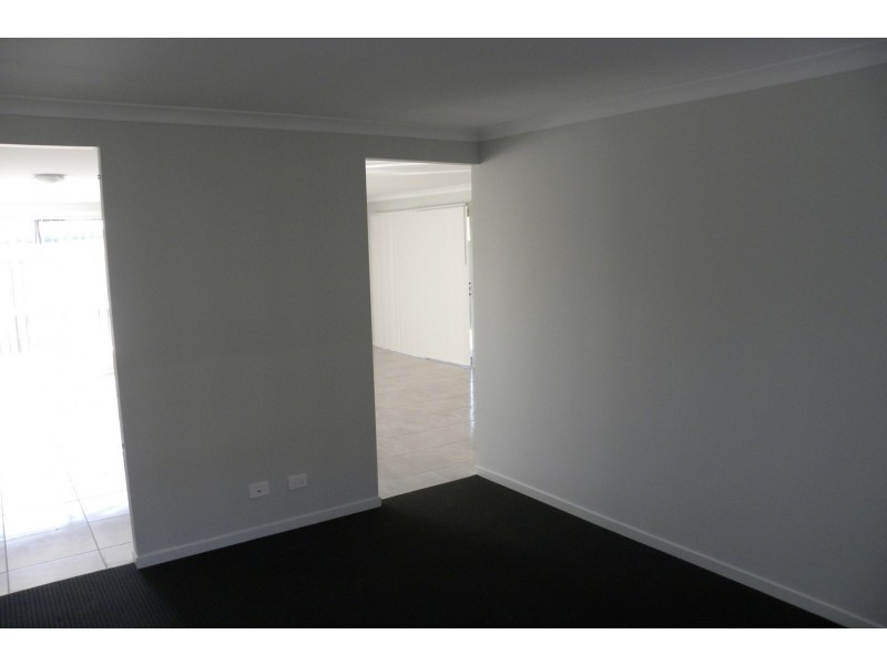 31 Voyager Street, Wadalba NSW 2259