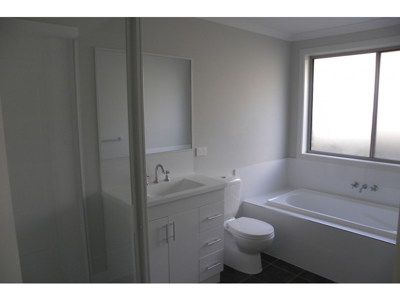 31 Voyager Street, Wadalba NSW 2259