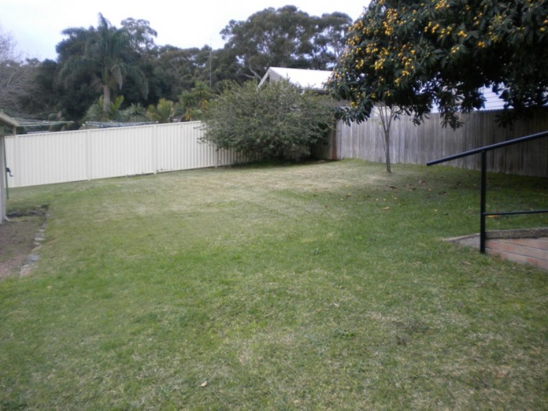 10 Kevin Street, Mannering Park NSW 2259