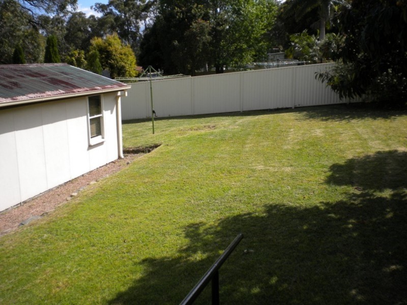 10 Kevin Street, Mannering Park NSW 2259