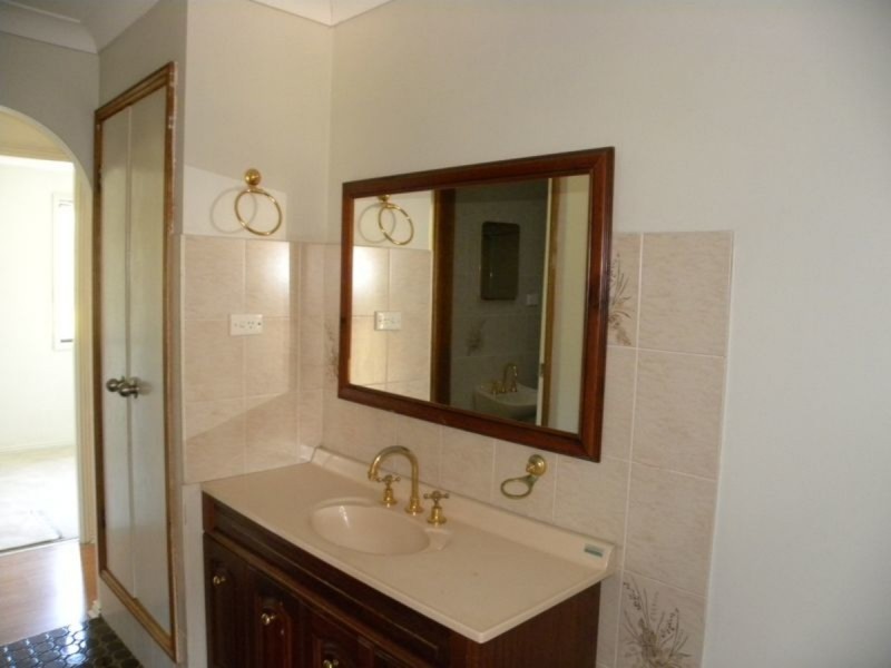 8 Raymond Street, Tacoma South NSW 2259