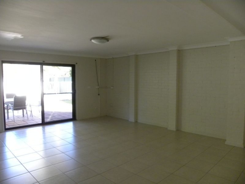 8 Raymond Street, Tacoma South NSW 2259