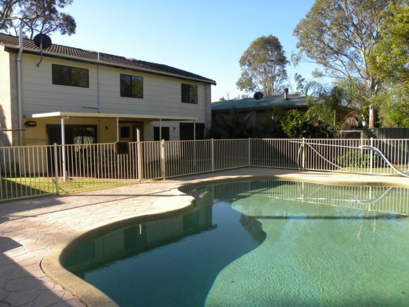 8 Raymond Street, Tacoma South NSW 2259