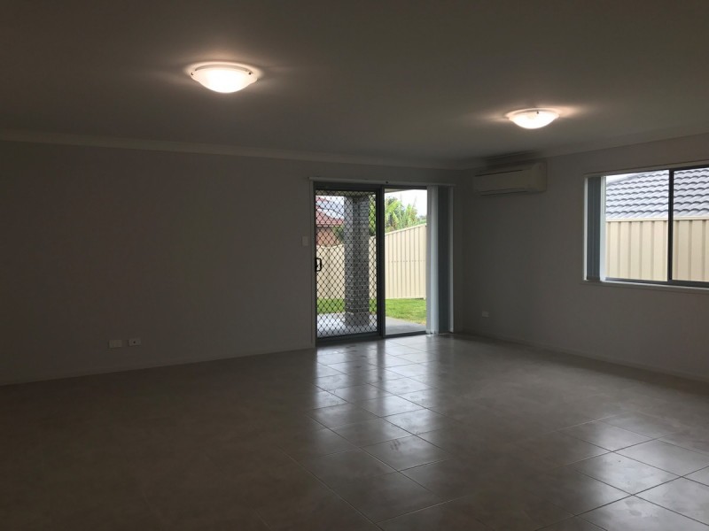 8 Cams Boulevard, Summerland Point NSW 2259