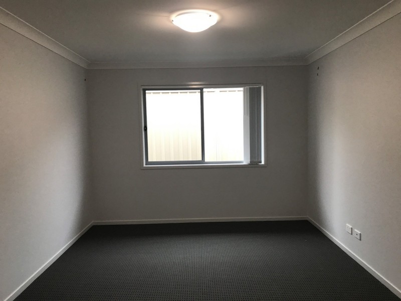 8 Cams Boulevard, Summerland Point NSW 2259