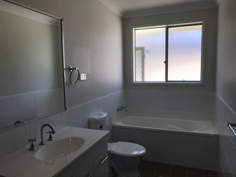 2 Cams Boulevard, Summerland Point NSW 2259