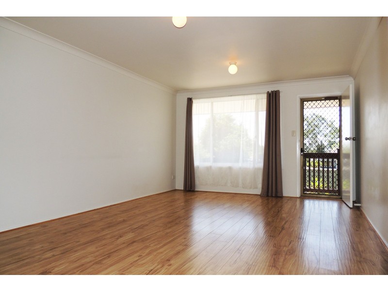 1/2 Arthur Drive, Wyong NSW 2259