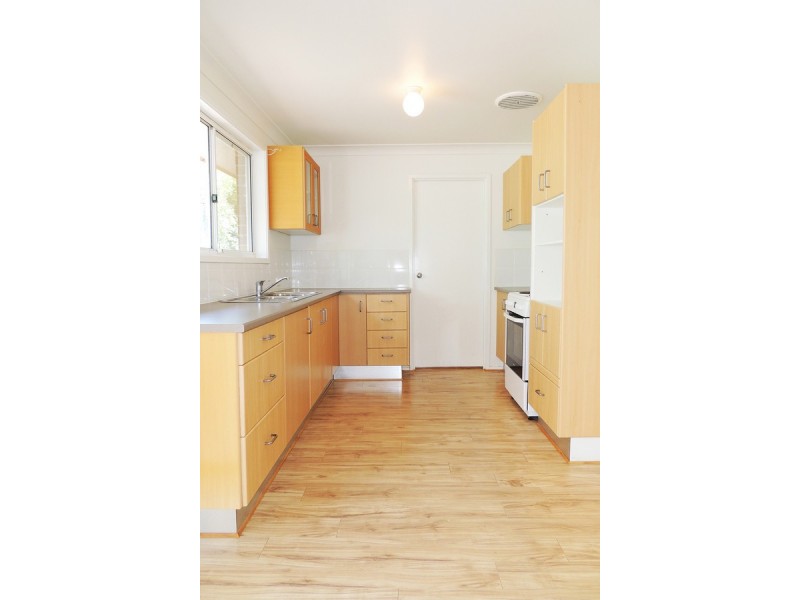 1/2 Arthur Drive, Wyong NSW 2259