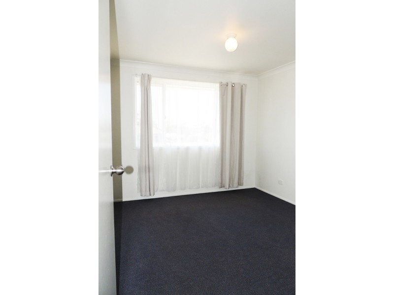 1/2 Arthur Drive, Wyong NSW 2259