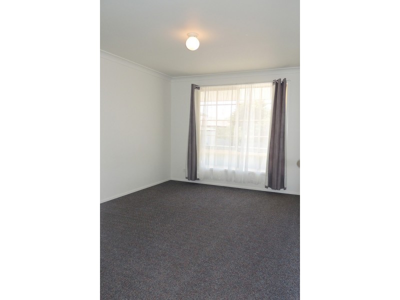 1/2 Arthur Drive, Wyong NSW 2259