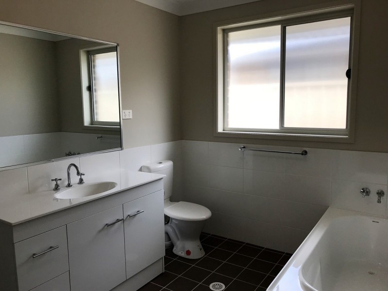 2a Cams Boulevard, Summerland Point NSW 2259