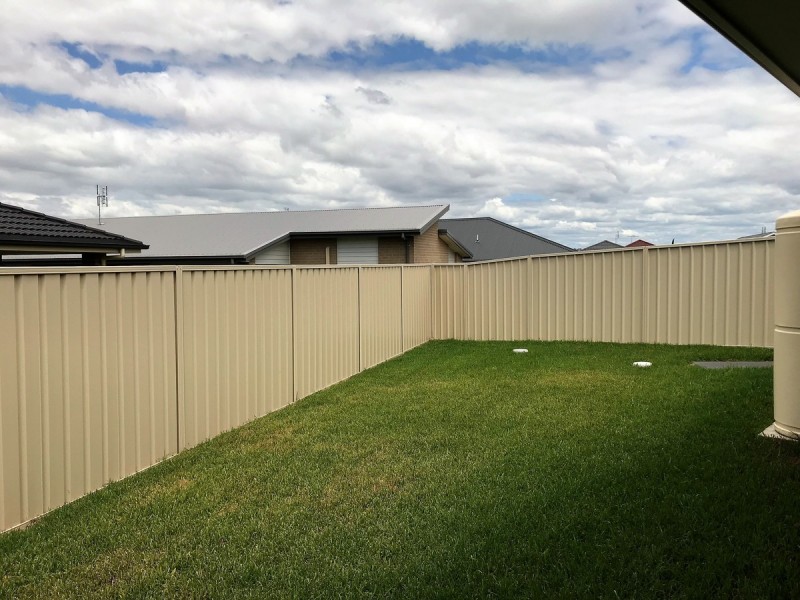 2a Cams Boulevard, Summerland Point NSW 2259