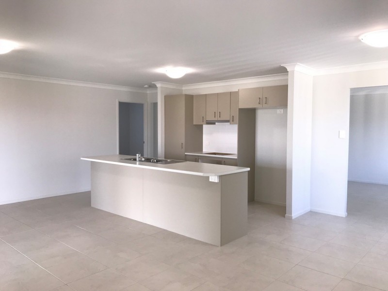 19 Regatta Way, Summerland Point NSW 2259