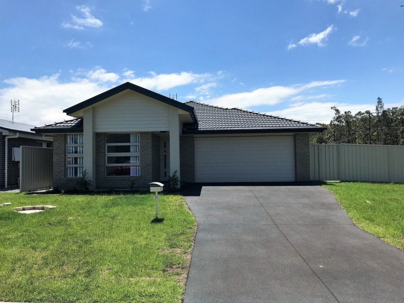 37 Regatta Way, Summerland Point NSW 2259