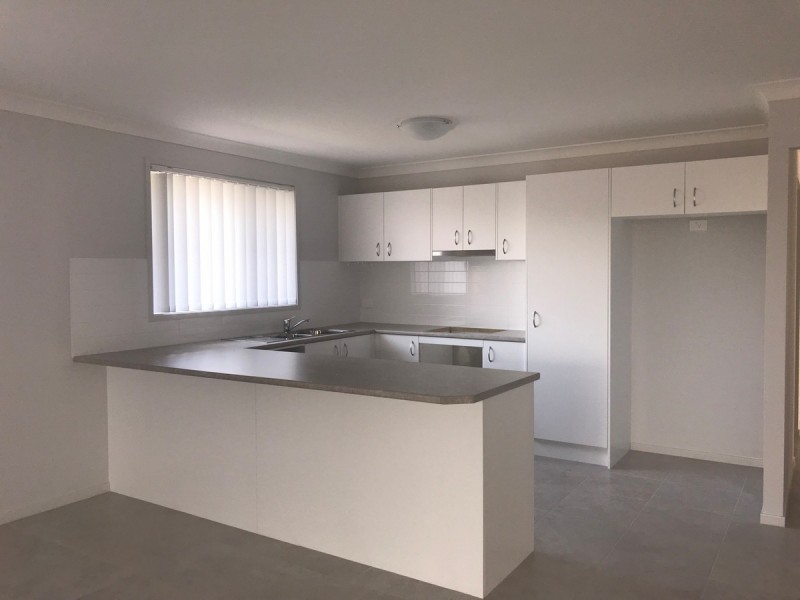 17 Regatta Way, Summerland Point NSW 2259