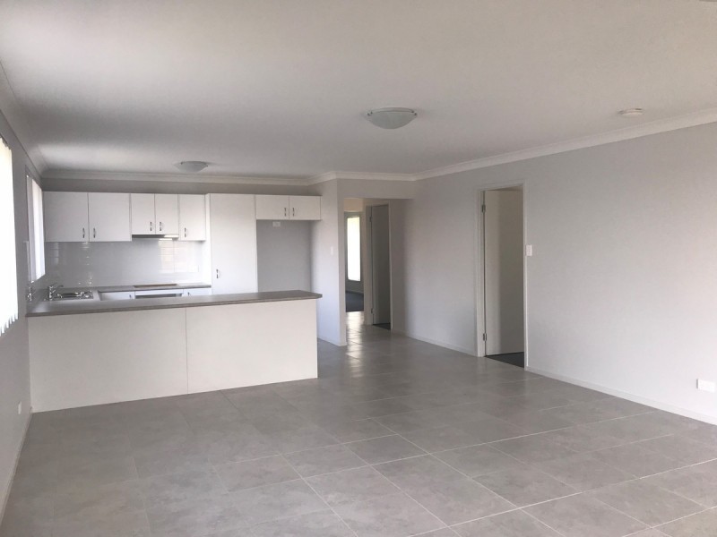 17 Regatta Way, Summerland Point NSW 2259