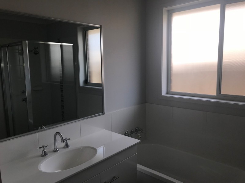 17 Regatta Way, Summerland Point NSW 2259