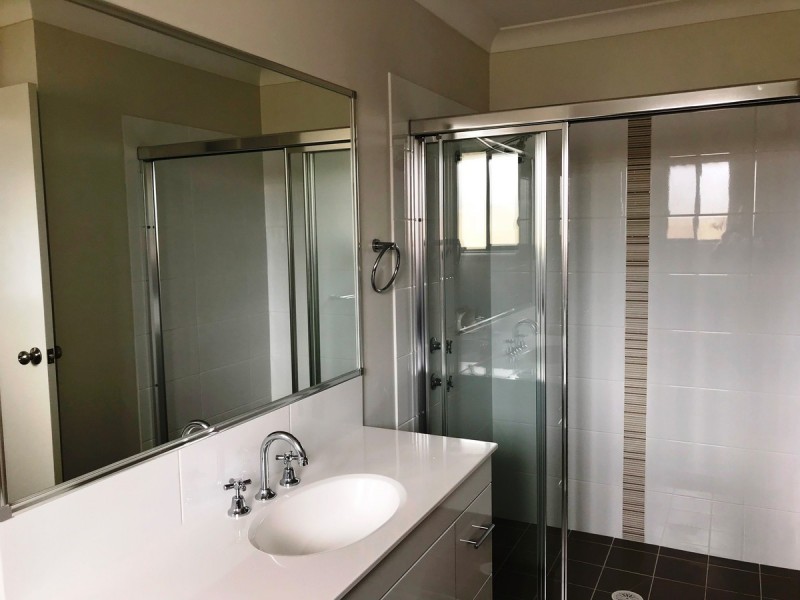 6 Cams Boulevard, Summerland Point NSW 2259