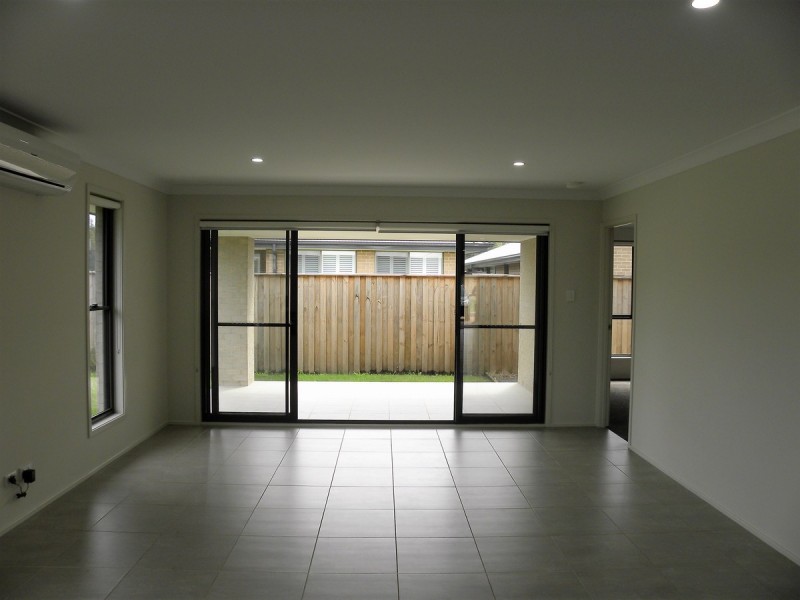 1 Irons Road, Kooindah Waters, Wyong NSW 2259