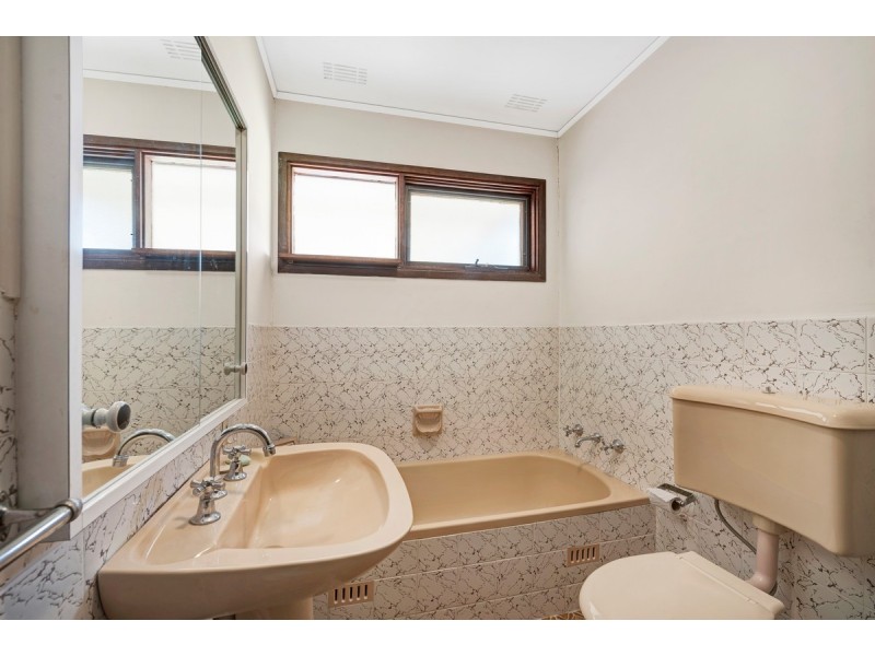 4 Cutler Drive, Wyong NSW 2259