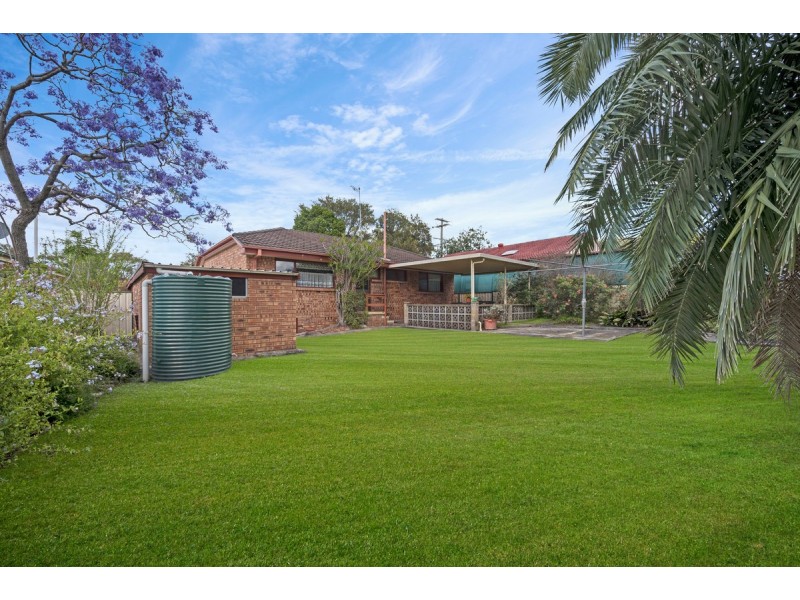 4 Cutler Drive, Wyong NSW 2259